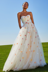 White Sweetheart A-Line Tulle Prom Dress With Appliques