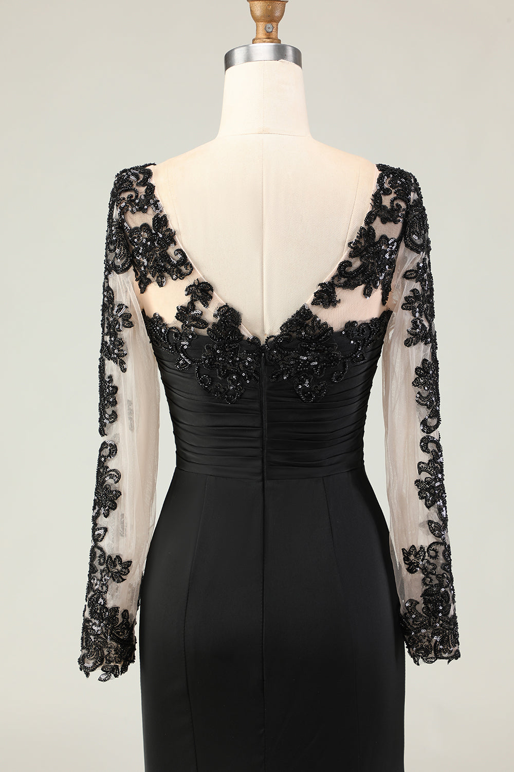 Elegant Black Mermaid V-Neck Mother Of The Bride Dress with Sequins