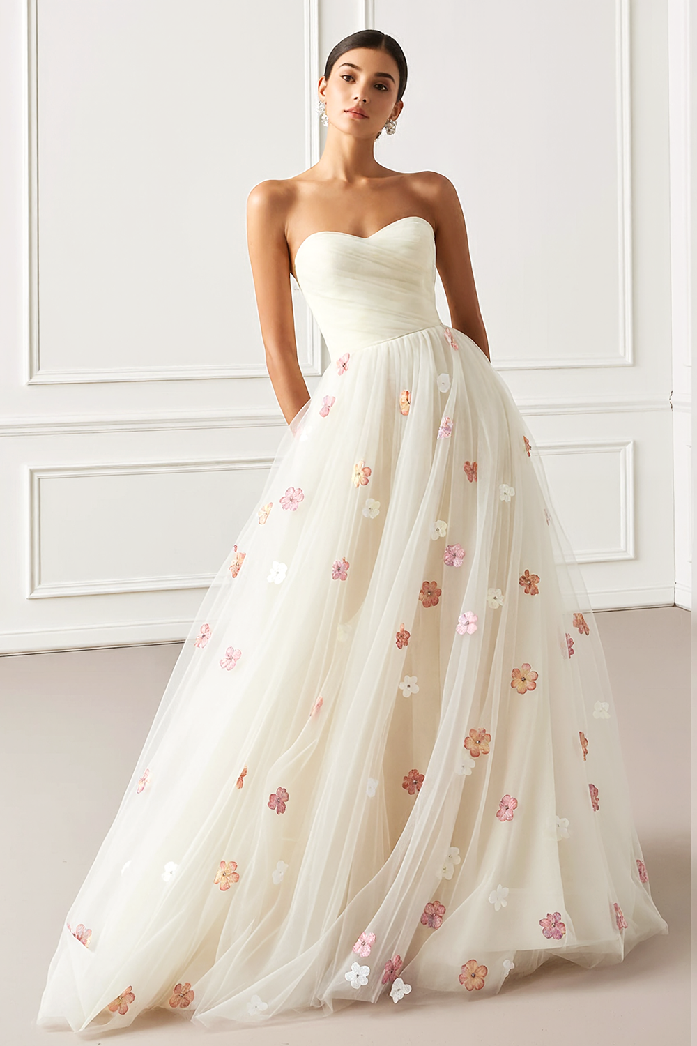 White Strapless A-Line Maxi Prom Dress wih Appliques