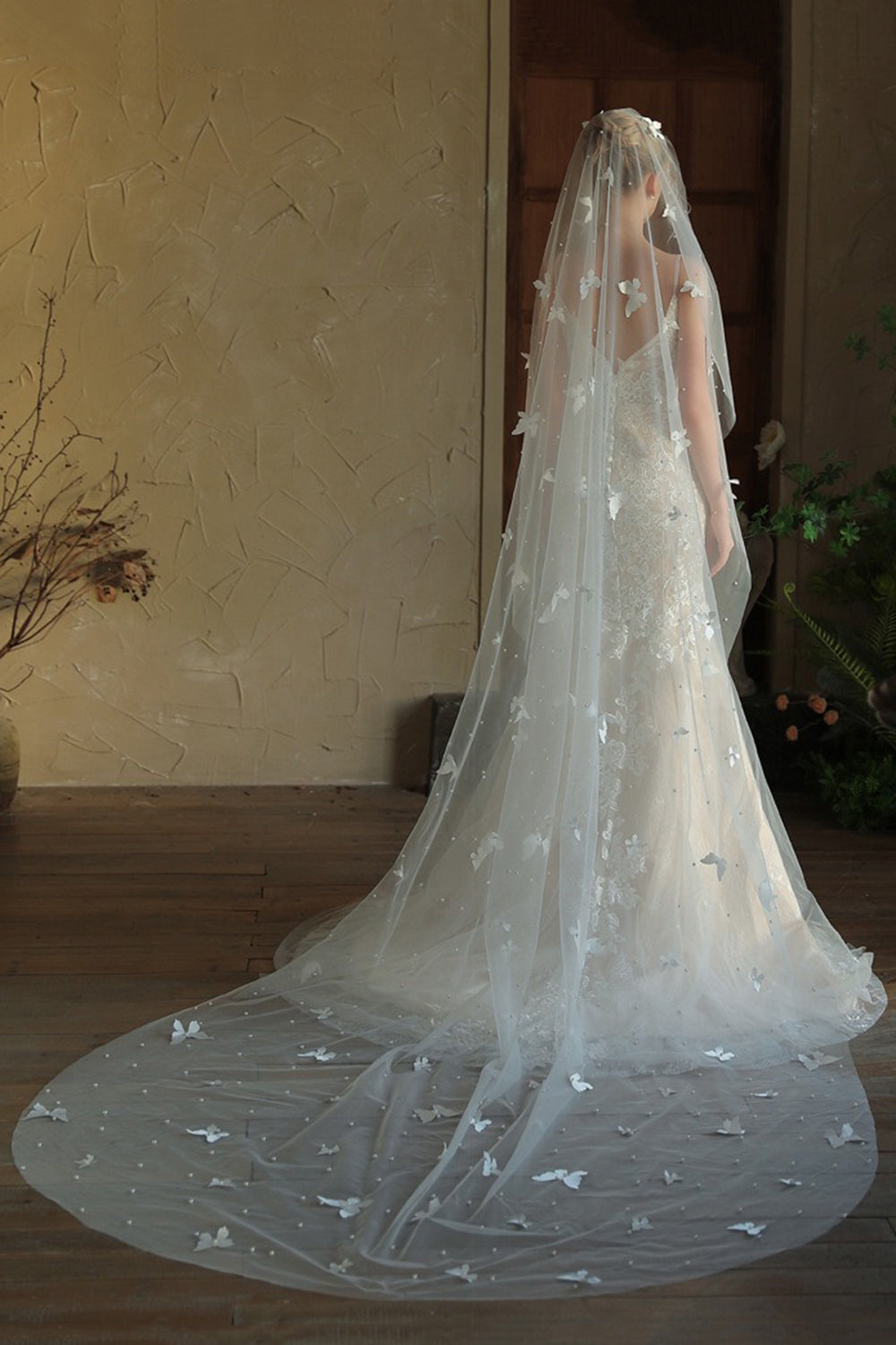 Ivory One-Tier Butterfly Appliqued Wedding Veil With Pearls
