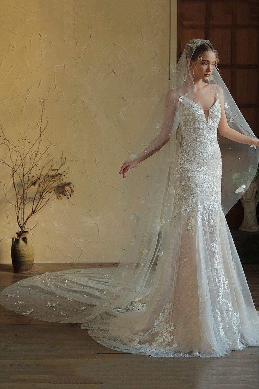Ivory One-Tier Butterfly Appliqued Wedding Veil With Pearls