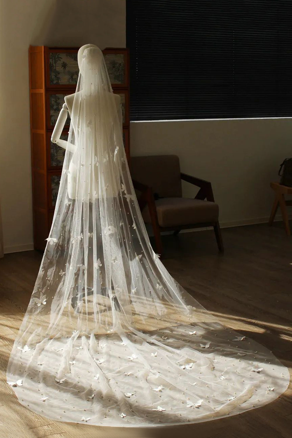 Ivory One-Tier Butterfly Appliqued Wedding Veil With Pearls