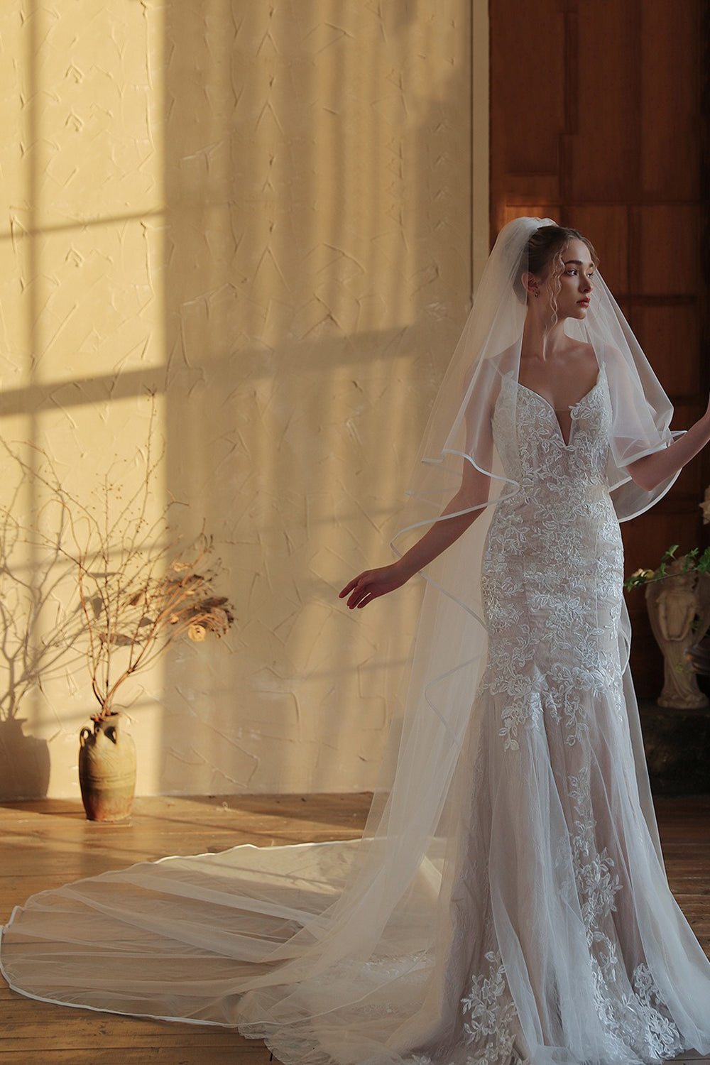 Elegant Ivory Chapel Length Bridal Veil